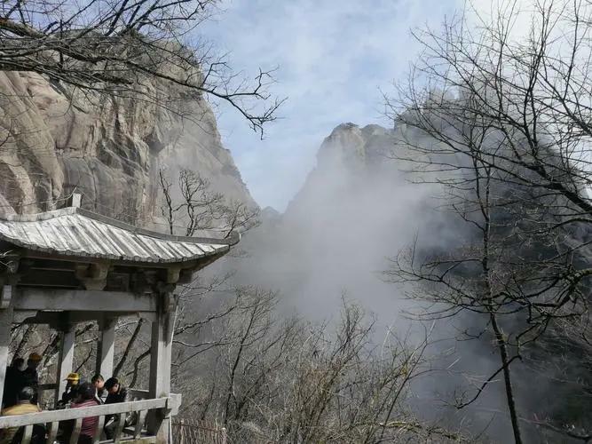 Lotus-Pavilion-Huangshan